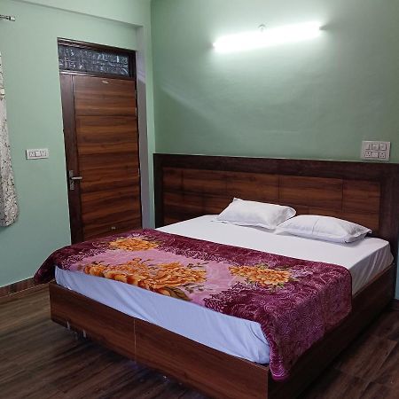 Crescent Moon Homestay Rishikesh Exterior photo