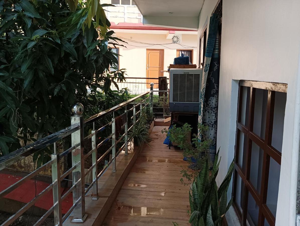 Crescent Moon Homestay Rishikesh Exterior photo