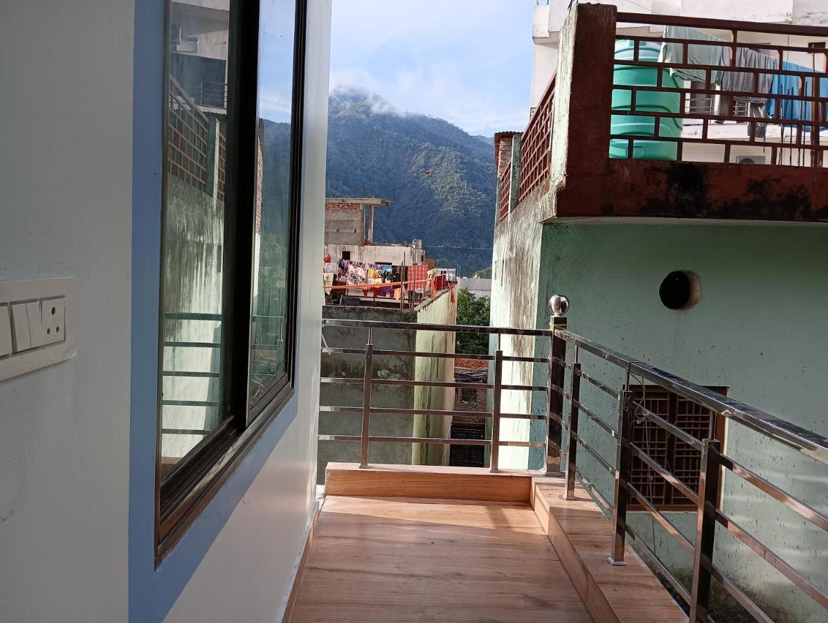Crescent Moon Homestay Rishikesh Exterior photo