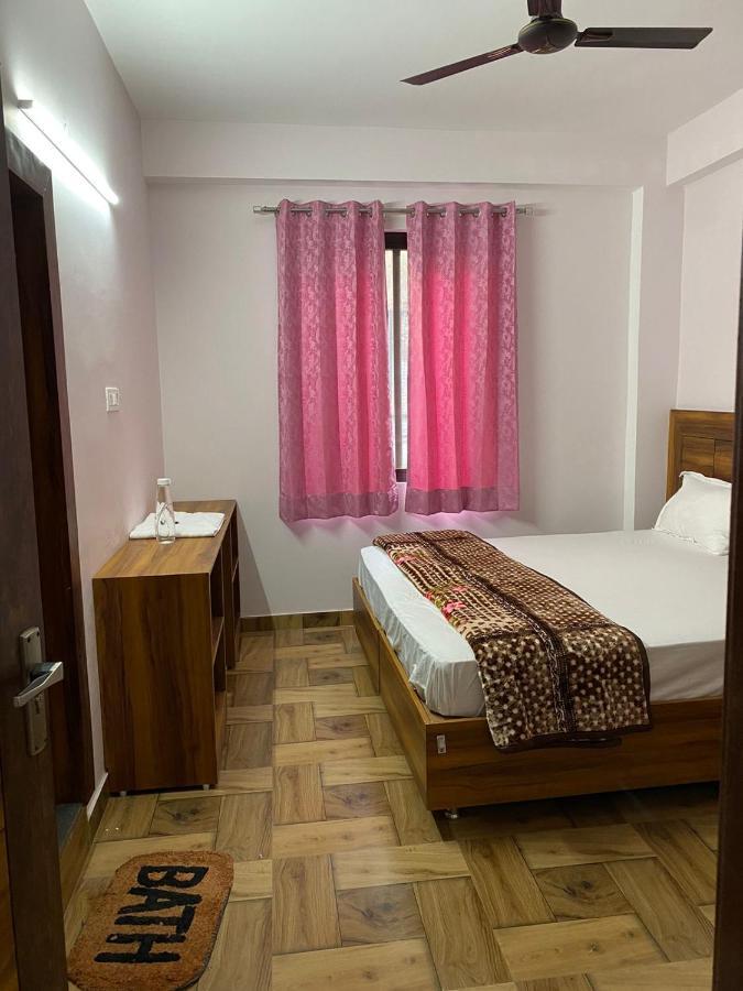Crescent Moon Homestay Rishikesh Exterior photo